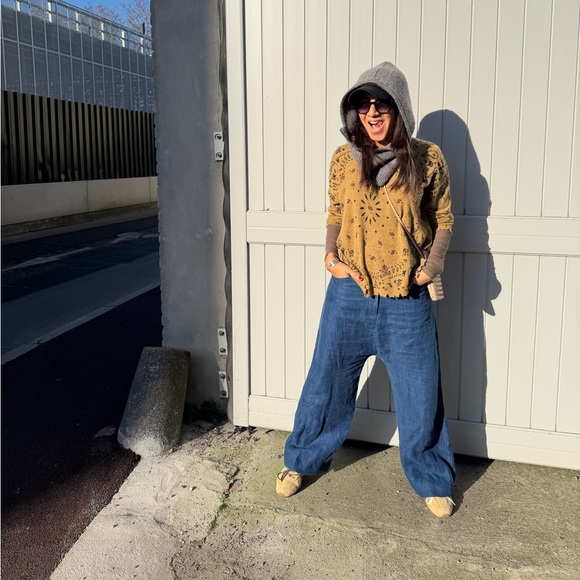 Kutjen Women's Brown Sweater - Picture 11 of 11